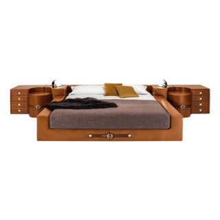 Tucroma' Leather Bed and Nightstands by Guido Faleschini for i4Mariani, Italy For Sale