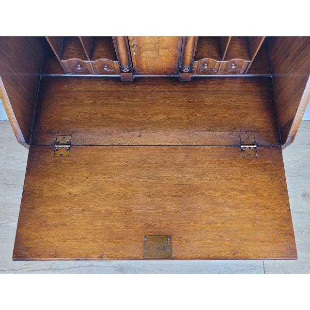 Edwardian Bureau Desk in Walnut, 1910 For Sale - Image 10 of 18