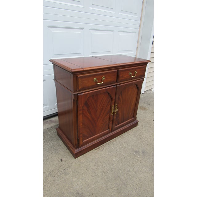 Item: Lexington Server Details: Mahogany Great Designer Look/Quality Piece Tray Pull Out on Sides Signed Lexington...