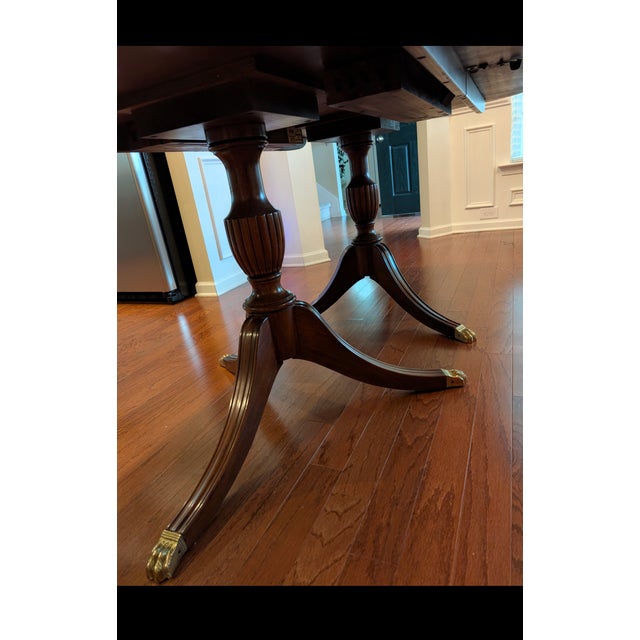 Henkel Harris 1980s Henkel Harris Mahogany Dining Room Table, Pedestal Legs For Sale - Image 4 of 7