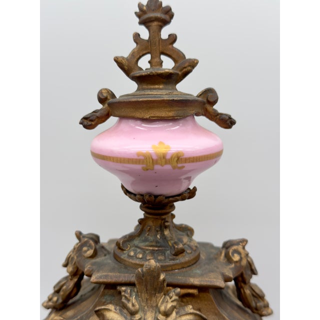 Antique New Haven Mantle Clock, French Porcelain Egg Urn Set For Sale In New York - Image 6 of 10