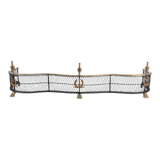 Brass and Steel Woven Serpentine Fireplace Fender With Wreath Designs & Paw Feet For Sale