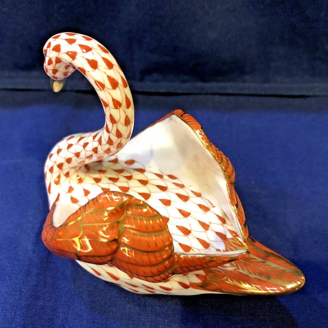 Herend MCM Herend Fishnet Larger Swan Bird Figurine For Sale - Image 4 of 5