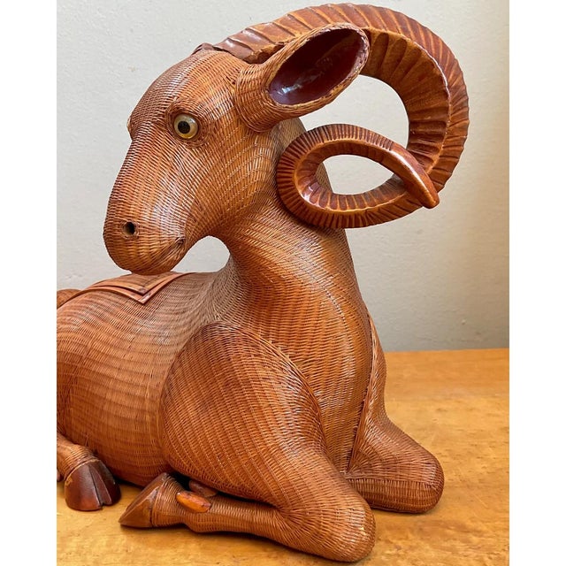 Vintage Shanghai Weave Curly Horn Ram Box For Sale - Image 12 of 12