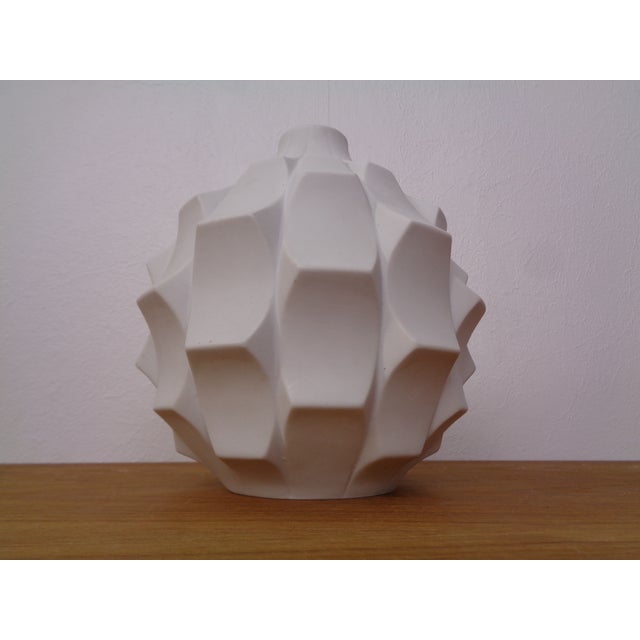 Mid-Century Artichoke Op Art Vase from Hutschenreuther, Germany, 1960s For Sale - Image 11 of 12