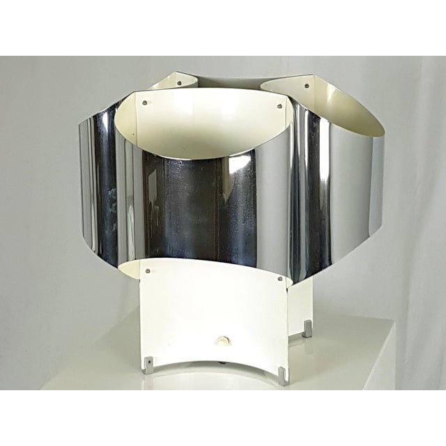 Large Space Age Chrome Plated and White Painted Four-Light Table Lamp by Mario Bellini for Reggiani, 1960s For Sale - Image 3 of 11