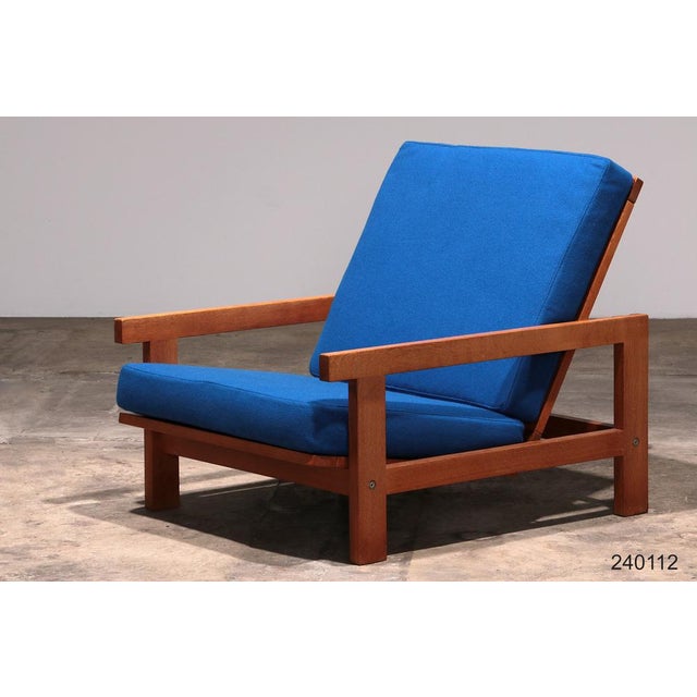 Discover the perfect combination of style and comfort with the hans j wegner ge421 getama relax armchair. This iconic oak...