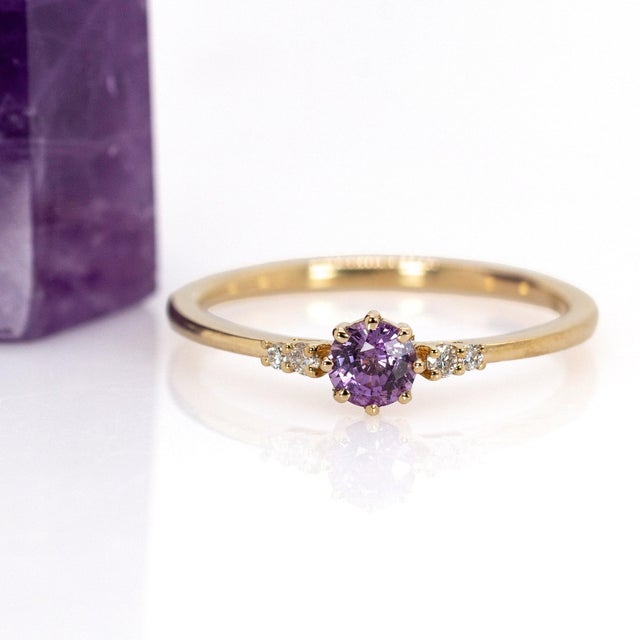 2020s Ceylon Purple Sapphire and Natural Diamonds Ring in Solid 14k Gold - Round 4mm, Size 6.75 For Sale - Image 5 of 12