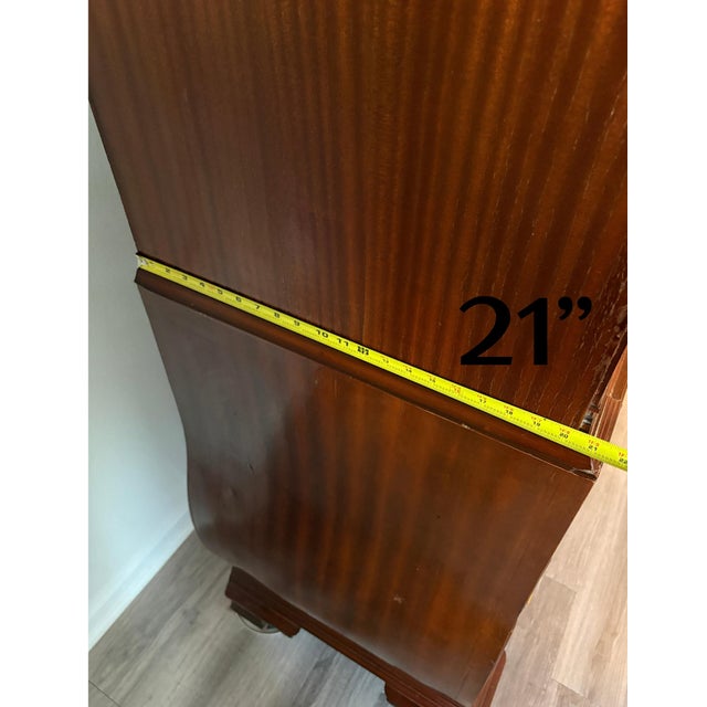 Vintage Chippendale Style Mahogany Highboy Chest on Chest With Carved Bonnet Top & Working Keys For Sale - Image 6 of 12