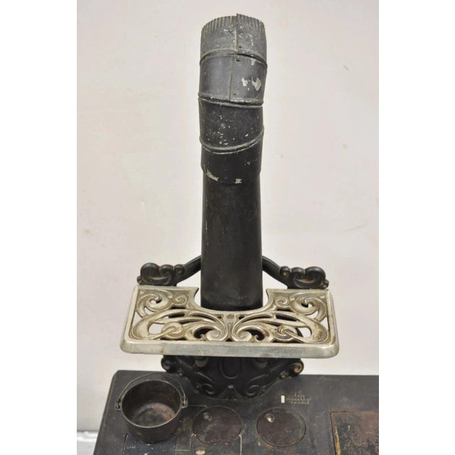 Antique Dolly's Favorite Cast Iron Child Salesman Sample Stove by Favorite Stove For Sale - Image 13 of 14