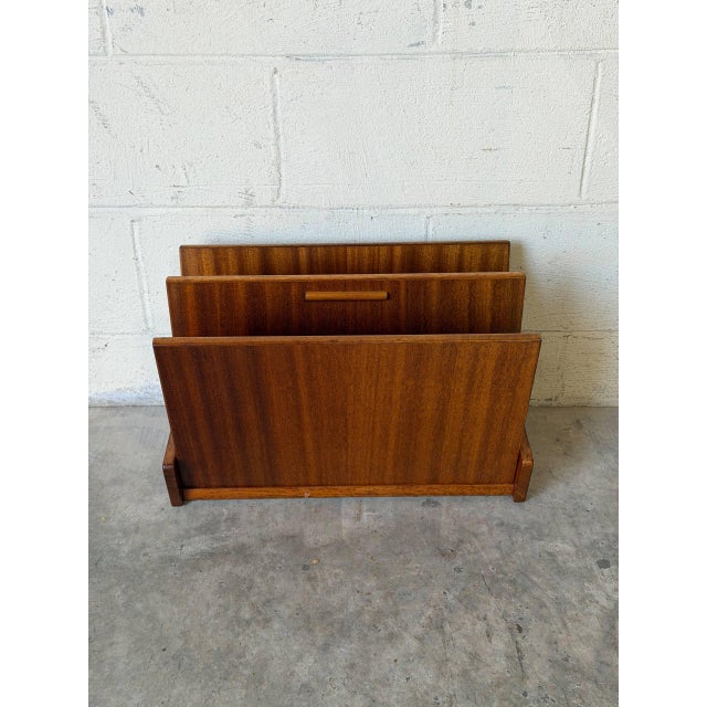 Brown Teak Magazine Holder and Storage Rack With Center Handle Vintage Mid-Century Modern 1960s For Sale - Image 8 of 8