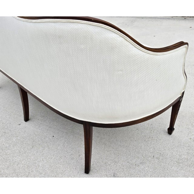 Anitque Mahogany Serpentine Hepplewhite Style Sofa For Sale In Miami - Image 6 of 18