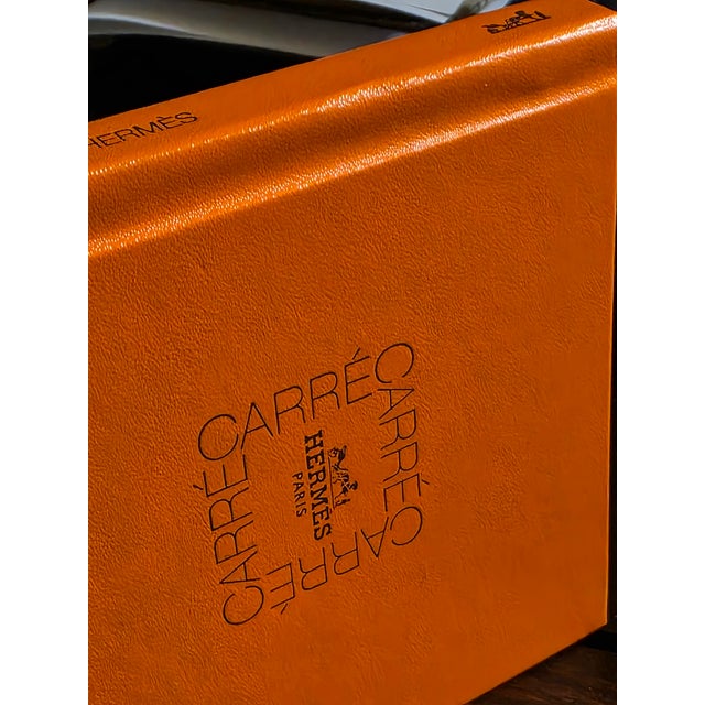 Hermes Pocketbook Size Instruction Manuel With Photos on How to Wear/Tie a Hermes Scarf For Sale - Image 14 of 14