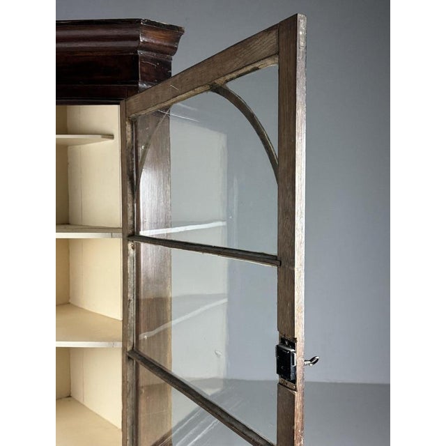 Wood English Corner Cabinet in Oak, 1800s For Sale - Image 7 of 18