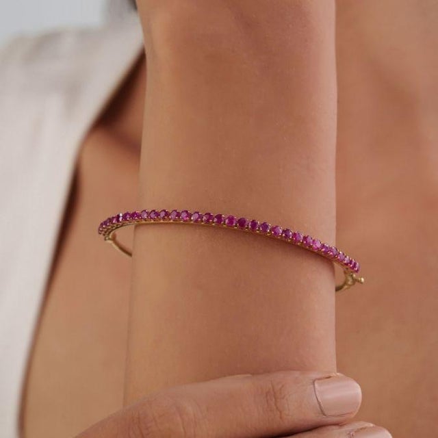 Ruby Red Classic 2.43ct Natural Round Cut Ruby Art Deco Bangle by VRJewels in 14k Yellow Gold For Sale - Image 8 of 17