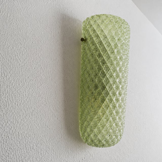 Mid-Century Modern Set of Two Mid-Century Modern Green "Graniglia" Rombus Murano Glass Wall Sconces For Sale - Image 3 of 10