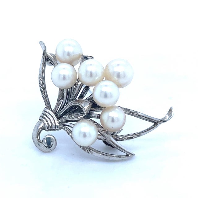 Contemporary 1990s Mikimoto Authentic Estate Akoya Pearl Brooch Pin Sterling Silver 6.74 mm For Sale - Image 3 of 10
