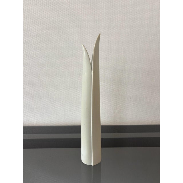 Modern Vase in White Stoneware by Stig Lindberg for Gustavsberg, 1956 For Sale - Image 3 of 6