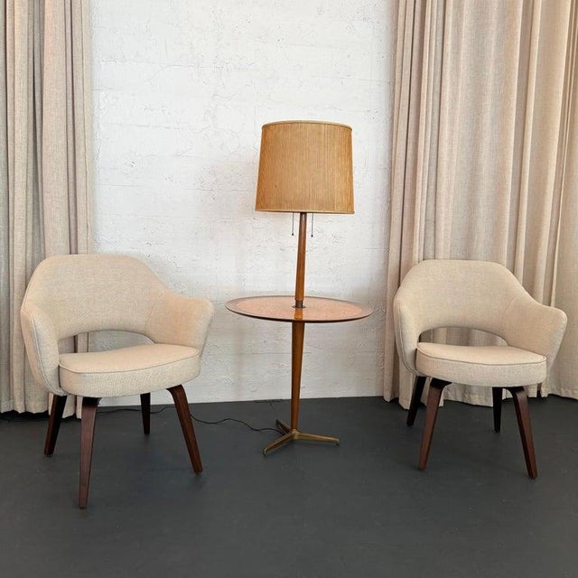 Knoll 1960s Pair of Eero Saarinen for Knoll Wood Executive Armchairs in Cream Tweed For Sale - Image 4 of 10