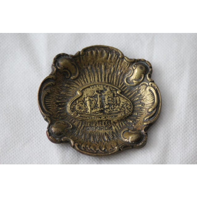Bronze ashtray. Dimensions: Height 0.5 cm Width 2.7" / 7.8 cm Depth 3.1" / 8 cm