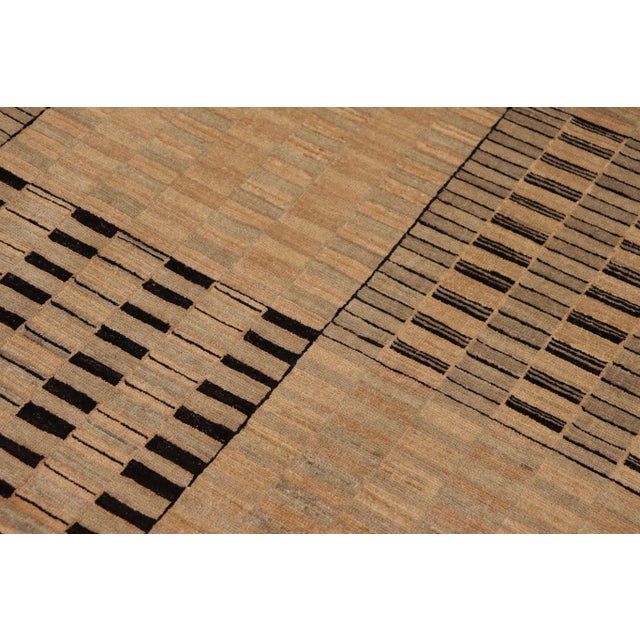 Textile 1990s 1990s Contemporary Gabbeh Beige/Tan Wool Rug - 8'11" X 11'9" For Sale - Image 7 of 9