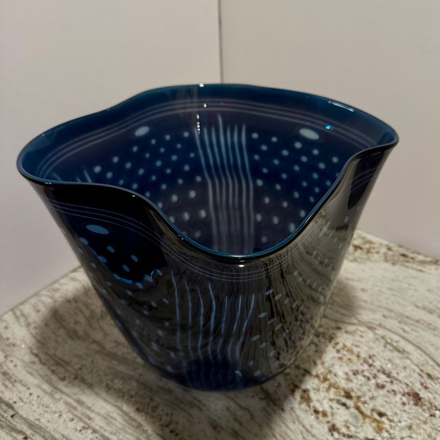 Large Signed 1993 Gunnar Cyrén for Orrefors Cobalt Blue Handkerchief Art Glass Centerpiece Bowl For Sale - Image 13 of 15