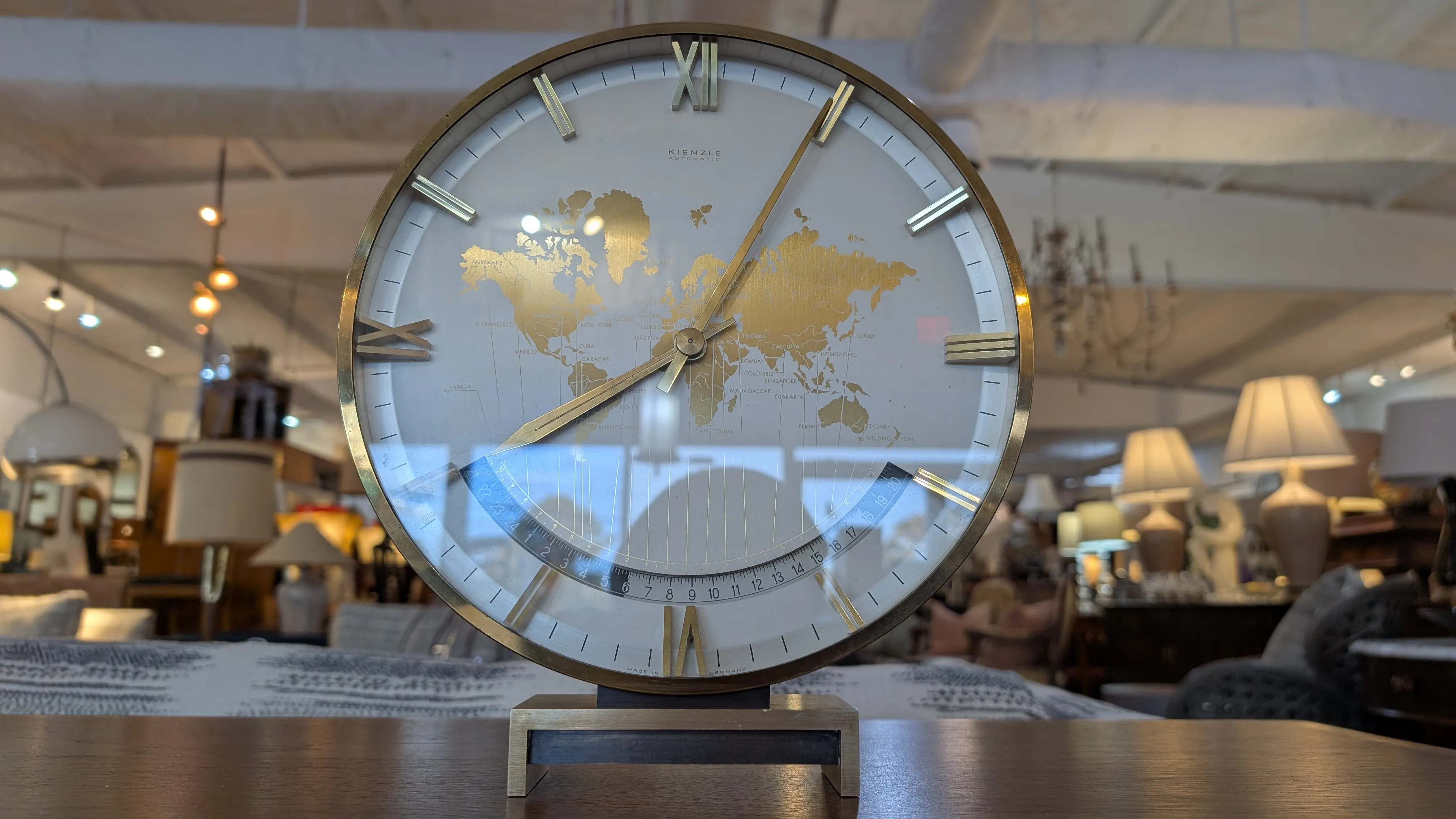 希少美品Kienzle ワールドタイム置時計 ビッグサイズゴールド未使用 KIENZLE WELTZEITUHR AUTOMATIC WORLD TIME ZONE MODERNIST BRASS
