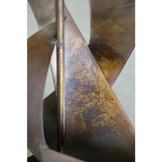 Harry Balmer Attributed Sculptural Brutalist Patinated Steel "Ribbon" Table Lamp, C. 1960s For Sale - Image 10 of 12