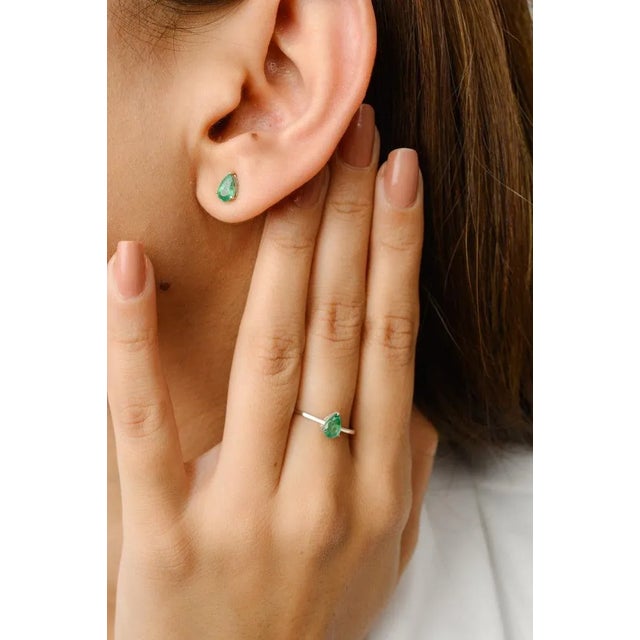 This is part of Chairish’s Fine Jewelry assortment. Dainty Emerald Ring Earrings Jewelry Set 18K Gold to make a statement...