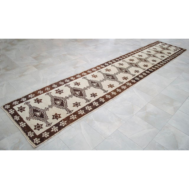 1970s Vintage -Knotted Turkish Runner - 3′3″ × 16′ For Sale - Image 4 of 14