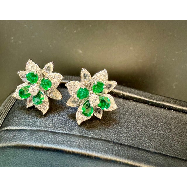 2.5Ct Natural Zambian Emerald & 1.75 Ct Diamond & Rose cut Diamond Earring 18KG For Sale - Image 18 of 18