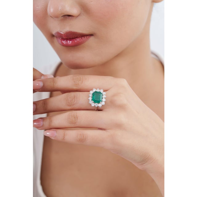 Green Contemporary Empire Style 4.1ct Big Emerald Diamond 14k White Gold Ring Size 4 For Sale - Image 8 of 18