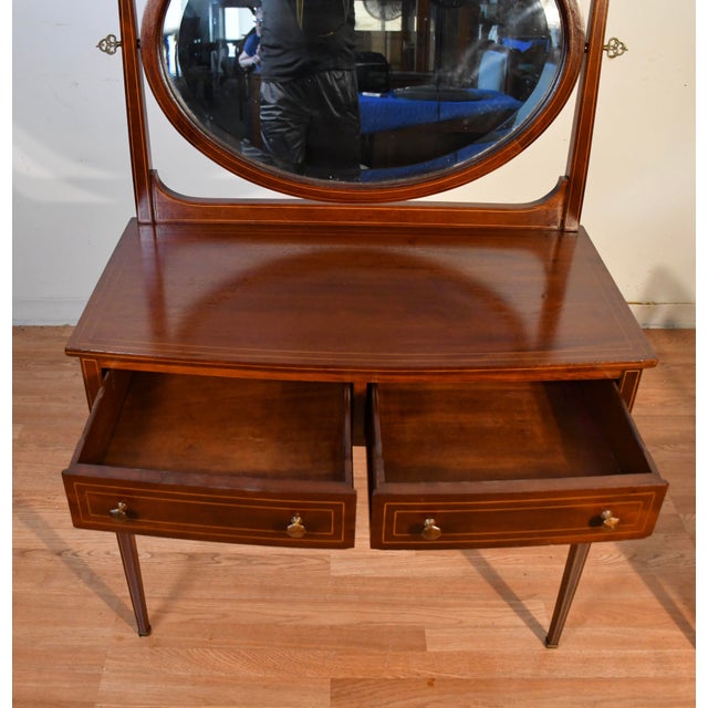 Wood 1900s Antique English Hepplewhite Mahogany Inlaid Vanity Desk Mirror and Chair For Sale - Image 7 of 17