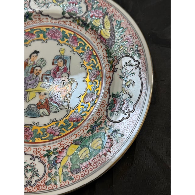 Rose Set of 2 Chinese Famille Rose Porcelain Plates 10" Hand Painted Geisha VTG Gold For Sale - Image 8 of 12