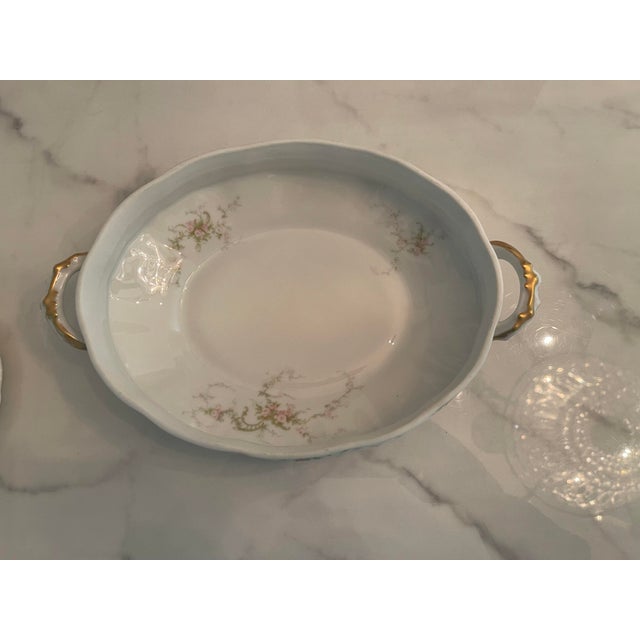 French Early 20th Century Limoges Theodore Haviland Pink Roses Covered Vegetable Tureen For Sale - Image 3 of 7