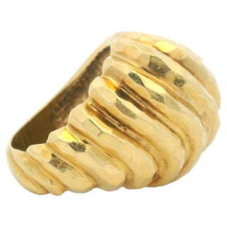 Henri Dunay 18K Yellow Gold Hammered Swirl Dome Ring – Size 6.5 For Sale