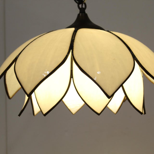1960s Mid-Century Modern Glass Lotus Flower Swag Light | White Slag Glass For Sale In Fayetteville, AR - Image 6 of 6