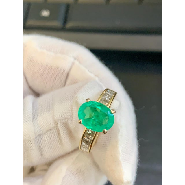 Traditional Oval Emerald and Diamond Ring 14 Karat Yellow Gold For Sale - Image 3 of 18