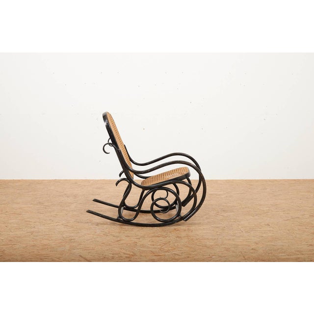 No. 10 Childrens Rocking Chair in Bentwood and Cane from Michael Thonet, 1860s For Sale - Image 13 of 13