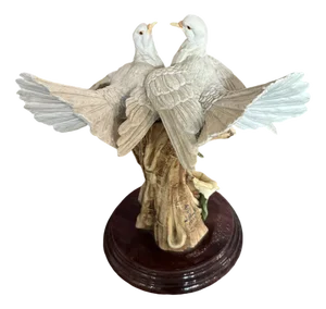 Neapolitan Sculpture in Biscuit Porcelain Depicting Two Doves from Capodimonte, 1950s
