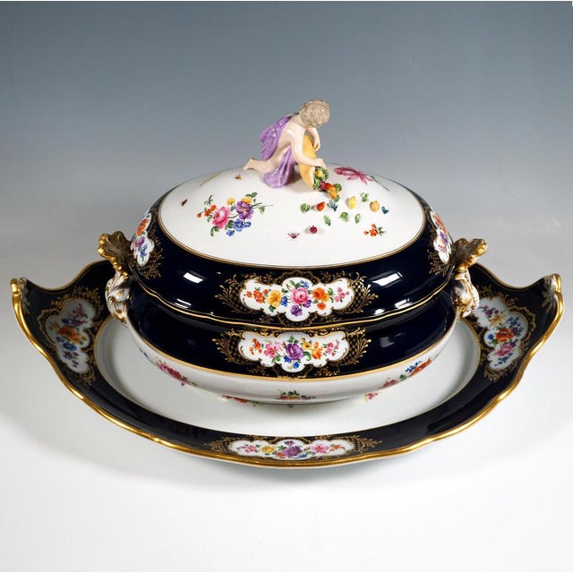 Rococo Large Gilt Tureen with Putto and Cobalt Flowers on Presentoir from Meissen, 1850, Set of 2 For Sale - Image 3 of 13