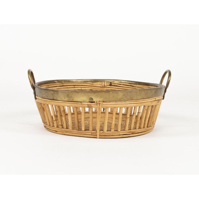 1970s Mid-Century Round Bowl or Centerpiece in Rattan and Brass, Italy, 1970s For Sale - Image 5 of 12