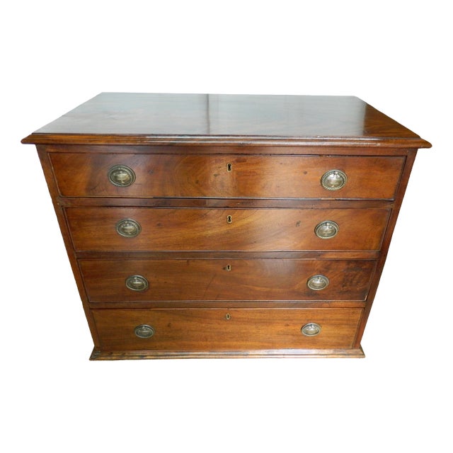 Victorian Mahogany Chest of Drawers For Sale