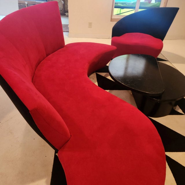 1980s 1980s Styled after Vladimir Kagan for Preview Red and Black Bilboa Sofa With Side Swivel Chair For Sale - Image 5 of 5