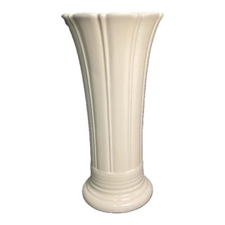 Rare Vintage 1930s Homer Laughlin Fiesta "Old Ivory" Ruffle Edge Flare Vase 12" For Sale