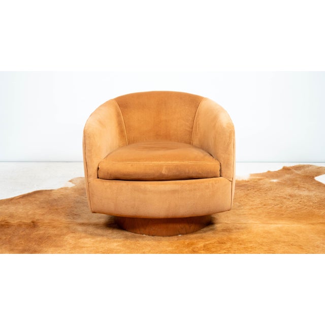 Vintage Mid Century Milo Baughman swivel barrel back lounge chair, circa 1970s. Iconic rounded, barrel-back design with...