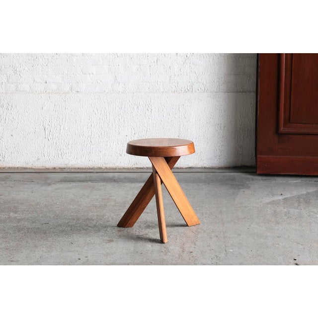 Pierre Chapo’s iconic S31 stool produced in France around 1974. The design plays on the assembly of three converging legs...