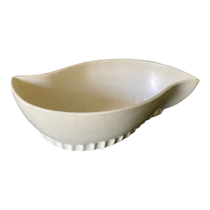 Vintage u.s.a.. Alabaster Pottery Bowl With Curved Shape