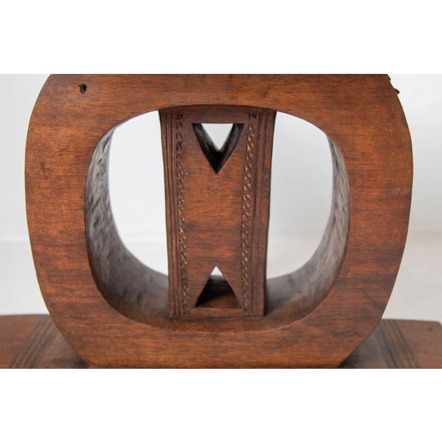 Mid 20th Century Antique Ashanti Queen Mother Carved Wooden Stool Ghana Africa For Sale - Image 5 of 12