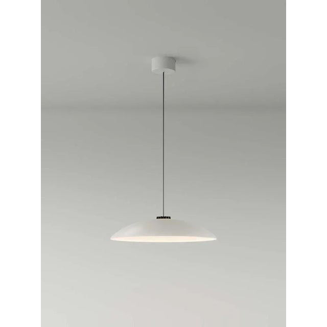 Contemporary Medium White Head Hat Plate Pendant Lamp by Santa & Cole For Sale - Image 3 of 11